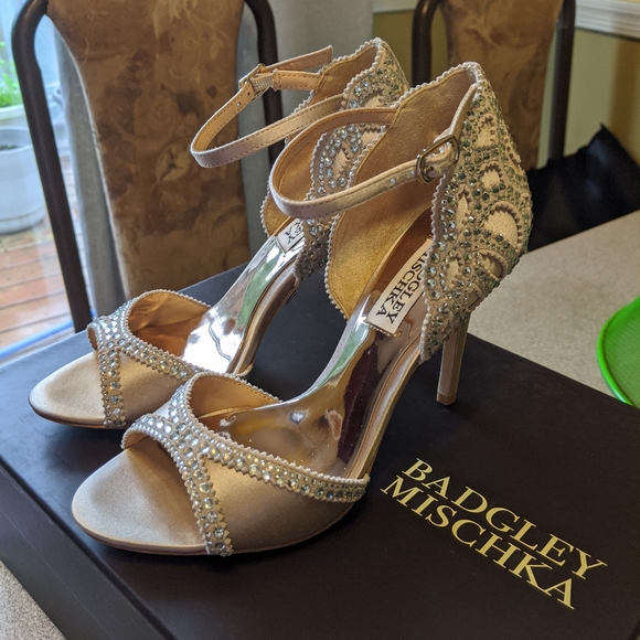 Badgley Mischka Roxy nude heels size 6 - Picture 2 of 2